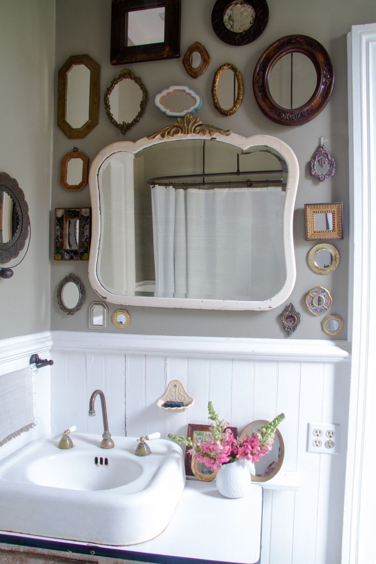 Mixed and matched bathroom mirrors