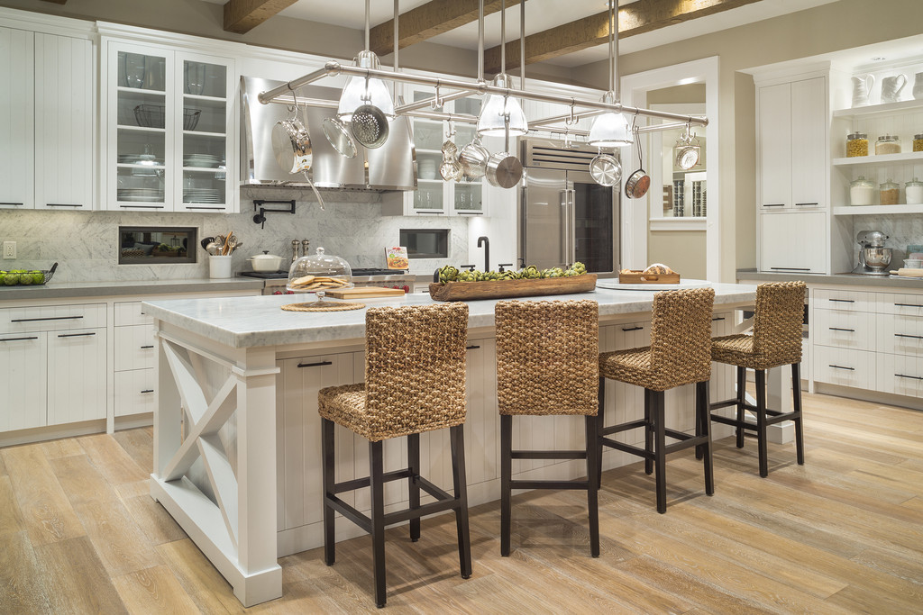 white kitchen island with seating for 4