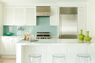 8 olika typer av köksskåp du kommer att älska-Louvered Kitchen Cabinets