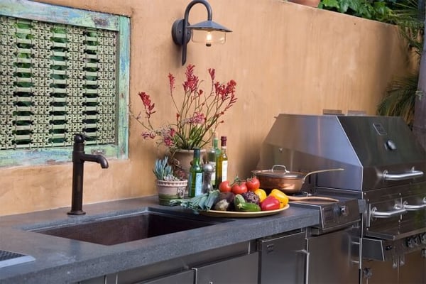 5 Essentials for the Perfect Outdoor Kitchen - Outdoor Sink