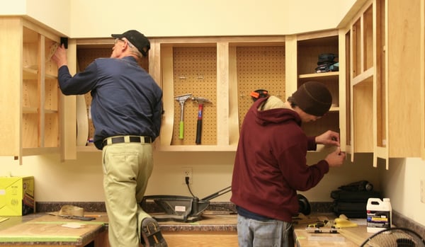 Refacing Kitchen Cabinets for Beginners – 8 Simple Tips - Peel and Stick Veneer