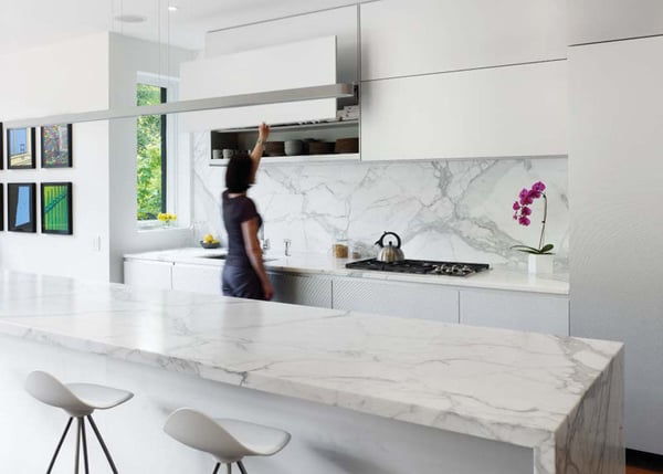 7 Simple Kitchen Ideas for a Beautiful Minimalist Home - Simple White Kitchen
