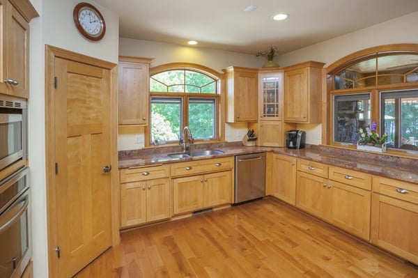 Choosing Kitchen Cabinets - Materials, Styles, and Hardware Guide - Solid Wood Cabinets